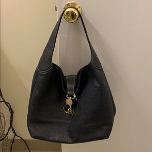 Dooney and Bourke sac over the shoulder bag